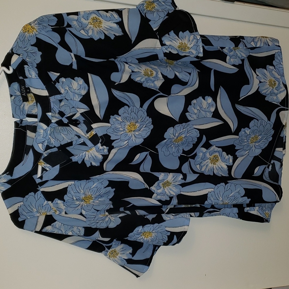 Womens cute top!
